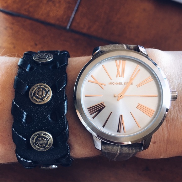 Michael Kors silver rose gold gray leather watch - Picture 2 of 8