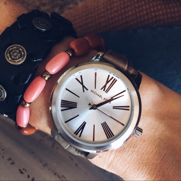 Michael Kors silver rose gold gray leather watch - Picture 4 of 8