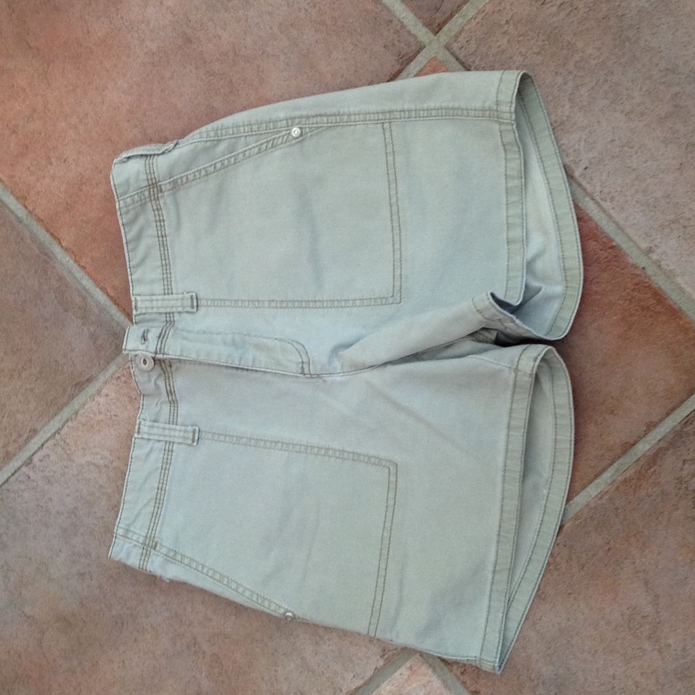 Womens Gloria Vanderbilt green shorts Size 6