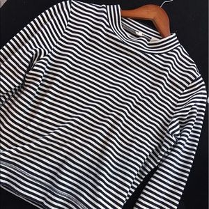 Levis crewneck long sleeve shirt