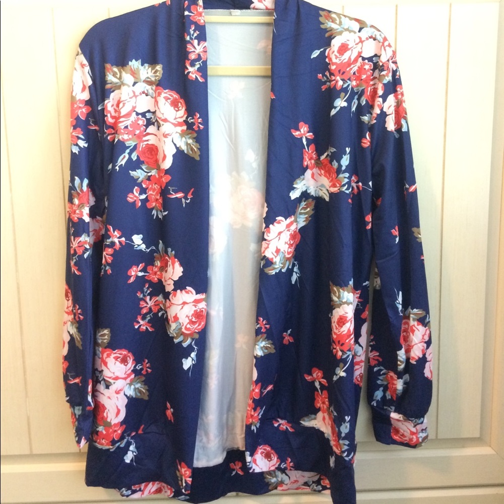 Cute floral kimono NWT