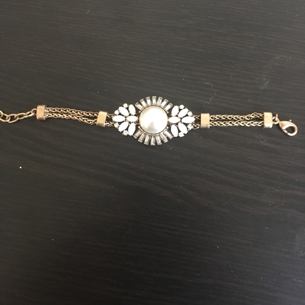 Gold pearl bracelet