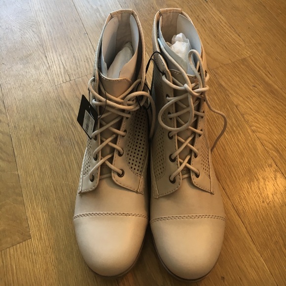 Sandshell booties - Picture 2 of 4