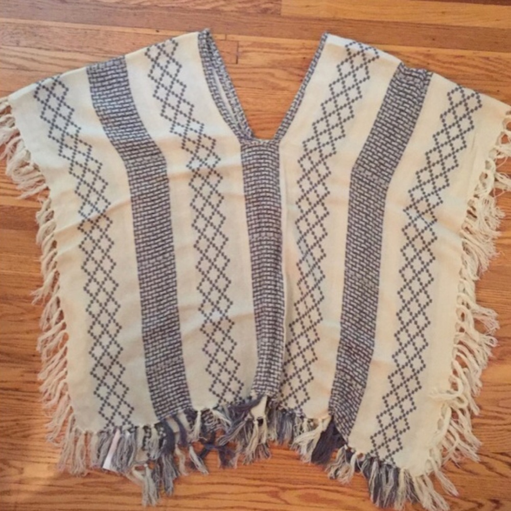 Free people poncho! - Picture 4 of 4