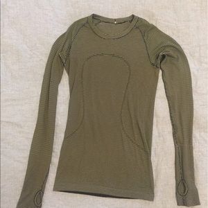Lululemon Black/white long sleeve