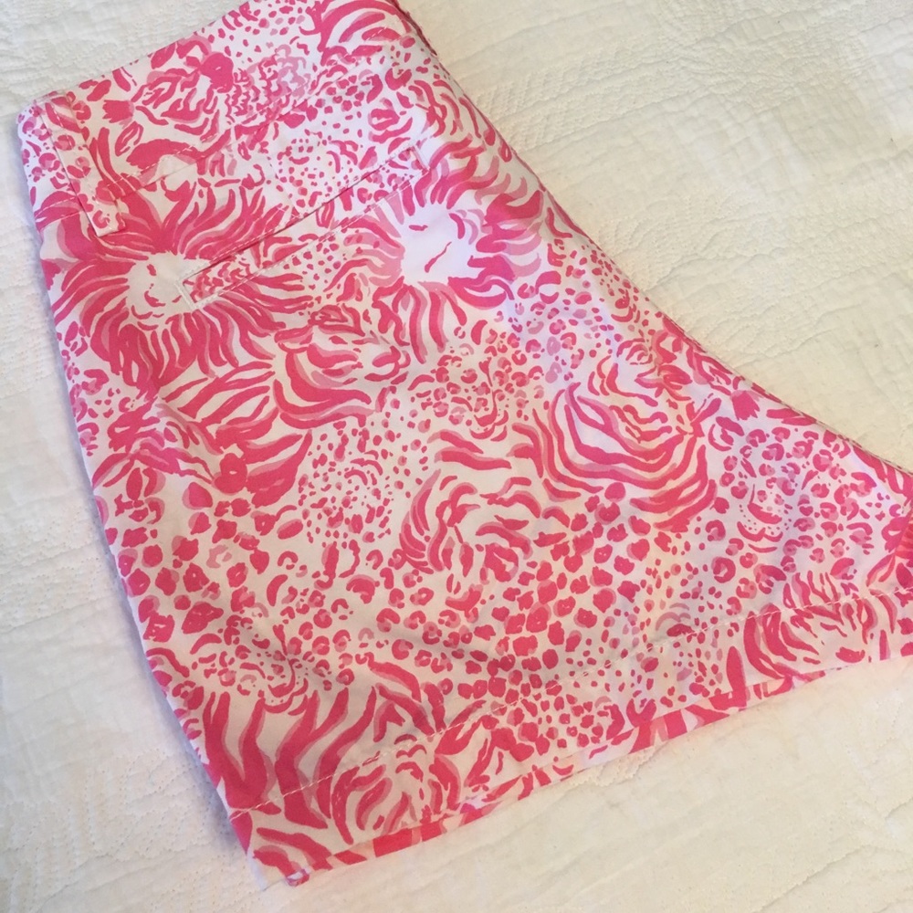 Lilly Pulitzer Sz 8 shorts pink lion print