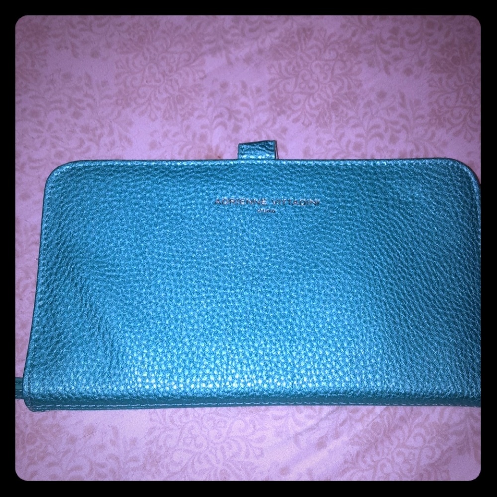 Adrienne vittadini wristlet wallet