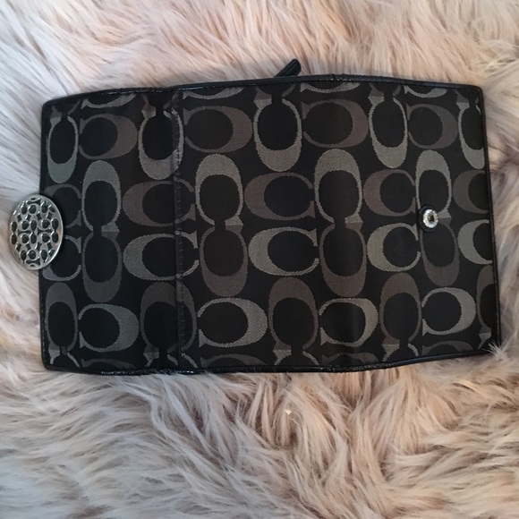 Coach Wallet - Picture 4 of 4
