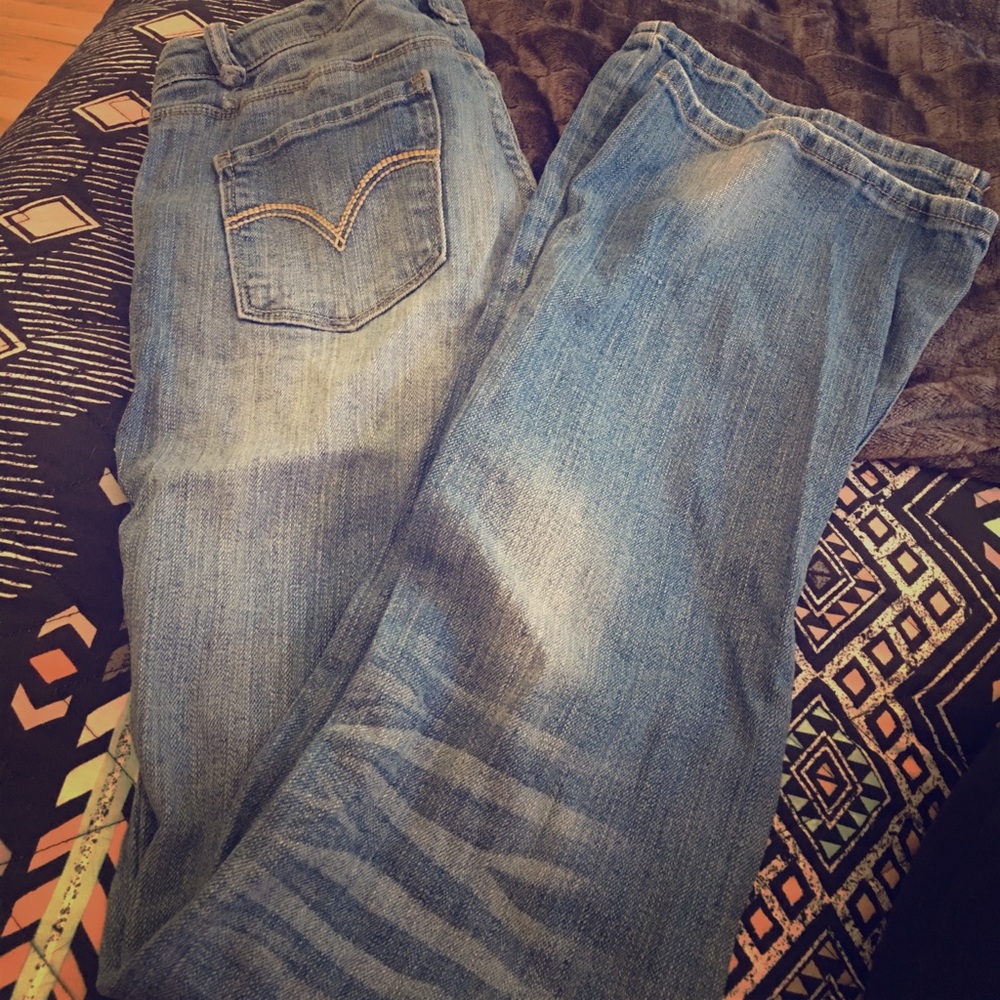 Levi's skinny flare say 16 girls are