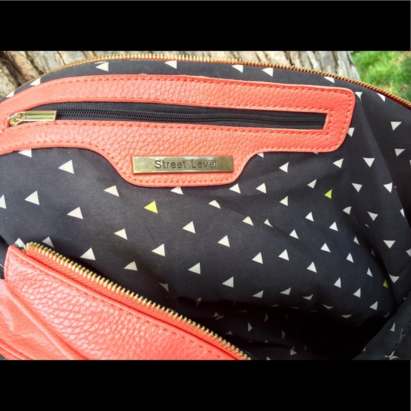 Urban Outfitters Large Coral Scalloped Tote Bag - Picture 6 of 6