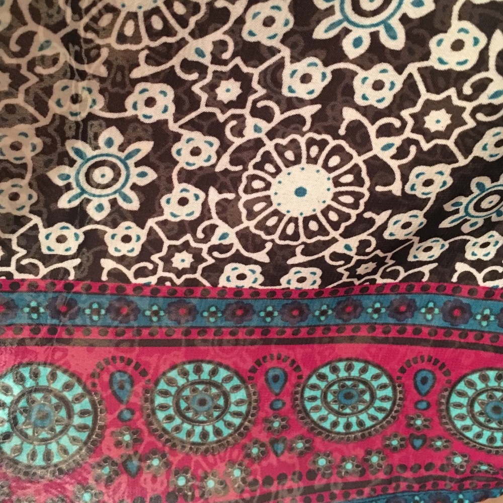 Sheer patterned blouse - Picture 2 of 4