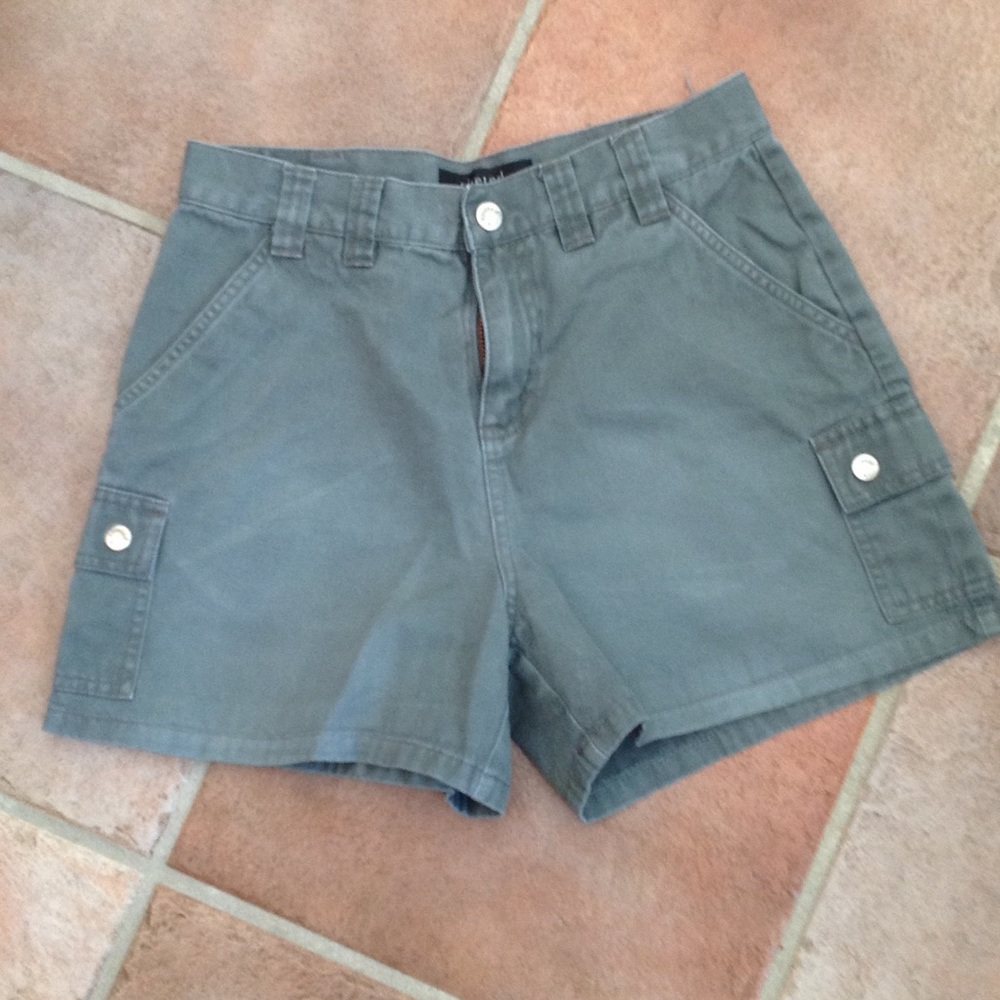 Womens RIveted by Lee. Green shorts. Size 6m