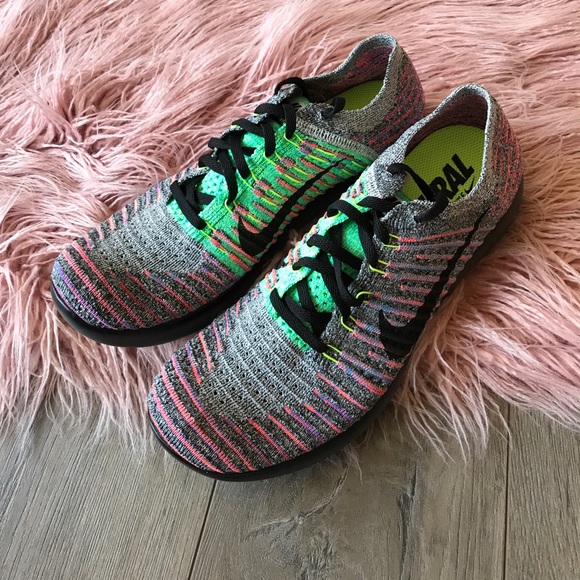 NWT Nike free Flyknit on black - Picture 3 of 7