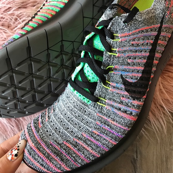 NWT Nike free Flyknit on black - Picture 7 of 7