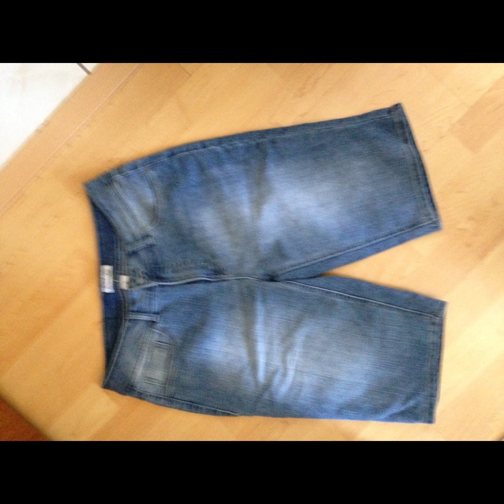 Jean "Bermuda" shorts