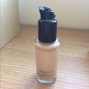 MAC Studio Fix Foundation