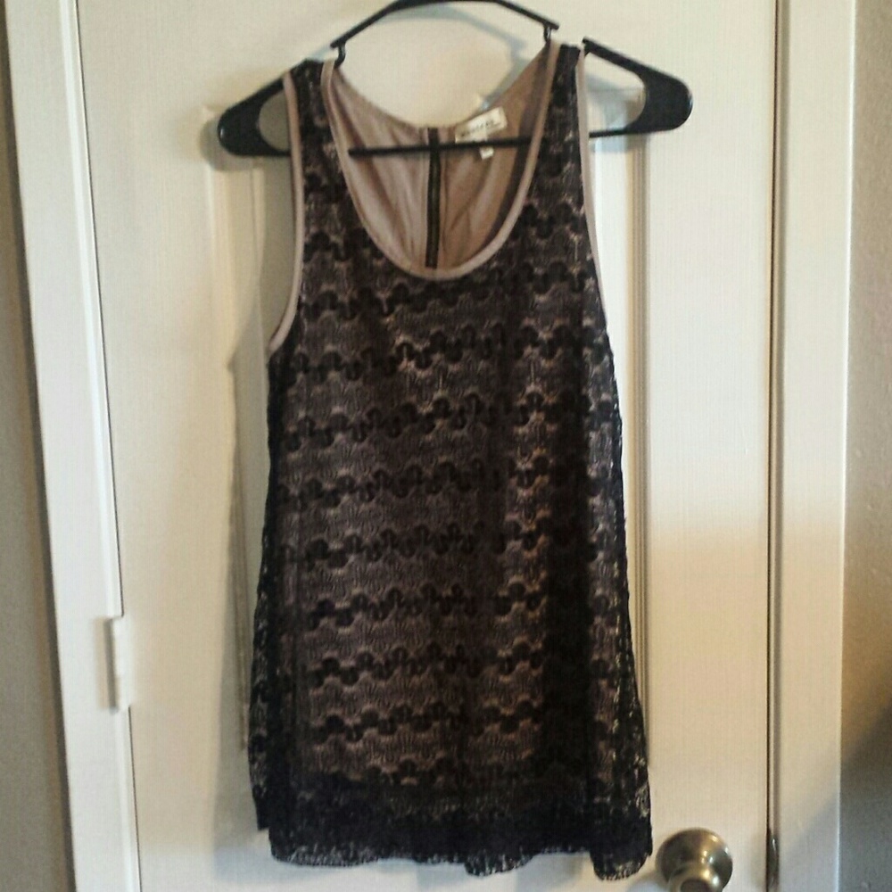 Women's sleeveless, blouse size lg