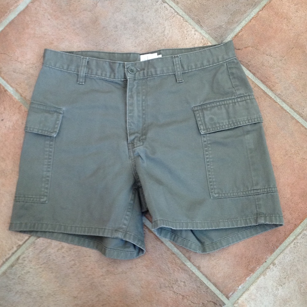 Womens Calvin Klein green shorts. Size 6