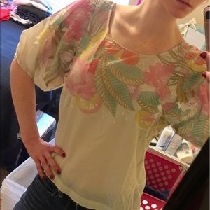 Puffed sleeve patterned blouse
