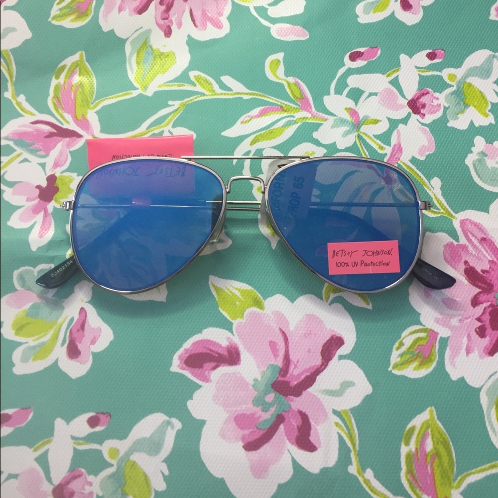 🎉SALE🎉 Betsey Johnson Blue Aviator Sunglasses