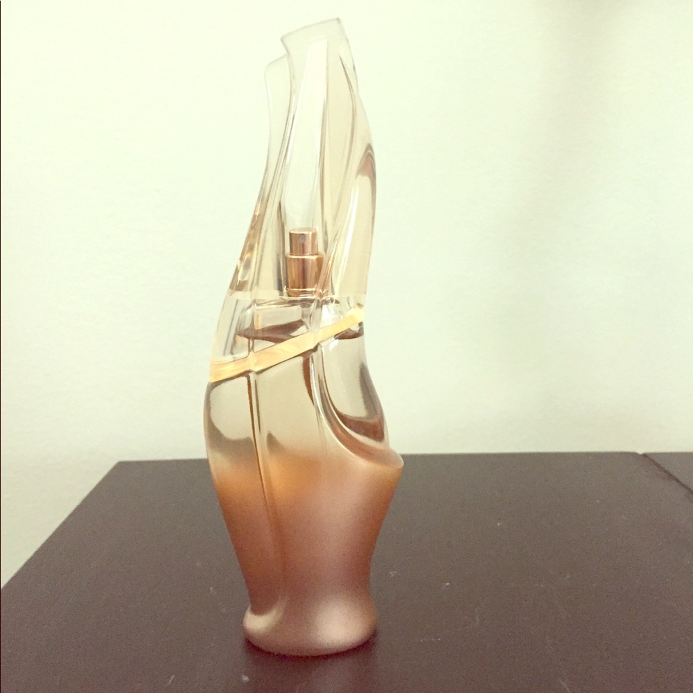 Donna Karan Cashmere Mist perfume
