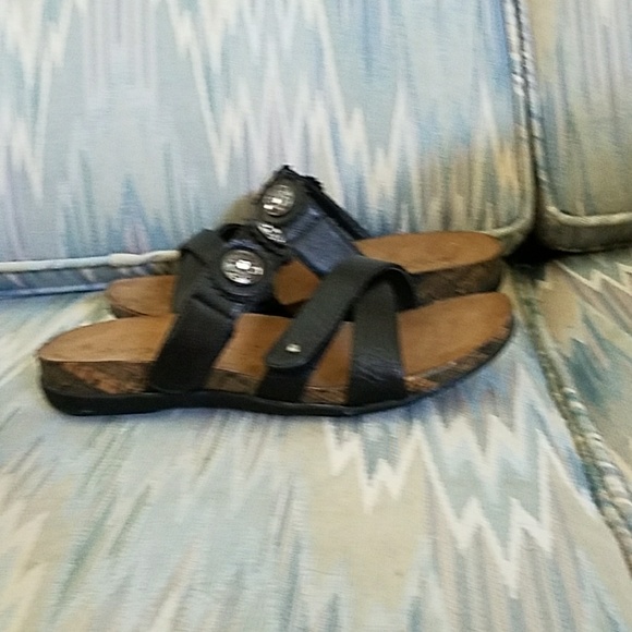 Adjustable flashy sandals; never worn - Picture 2 of 2