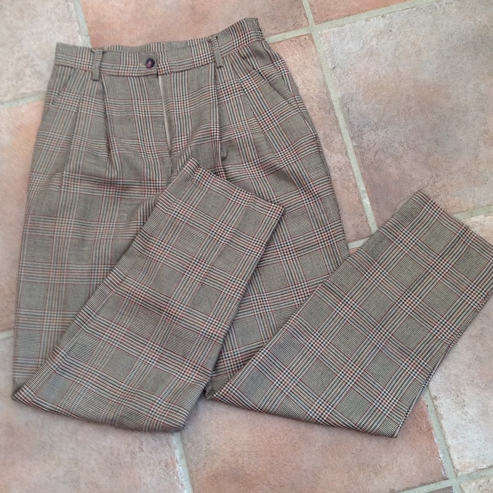 Womens Sag Harbor pants size 4 petite. Multi color