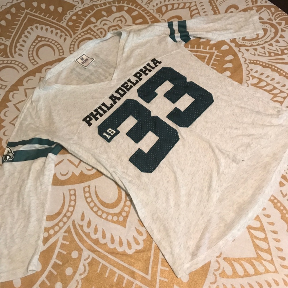 VS eagles top