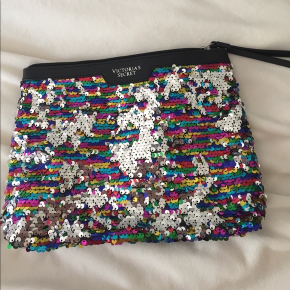 Victoria's Secret Handbags - Victoria's Secret Makeup Bag NWOT