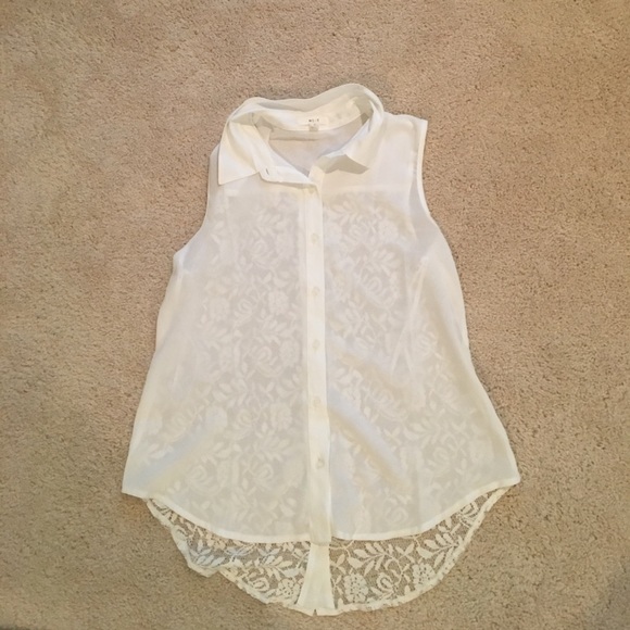 Button down sleeveless blouse - Picture 1 of 3