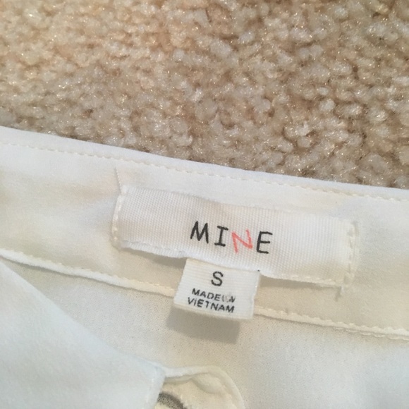 Button down sleeveless blouse - Picture 3 of 3