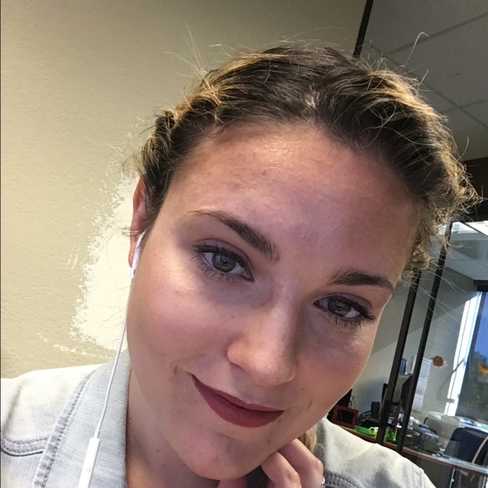 Meet your Posher, Hannah