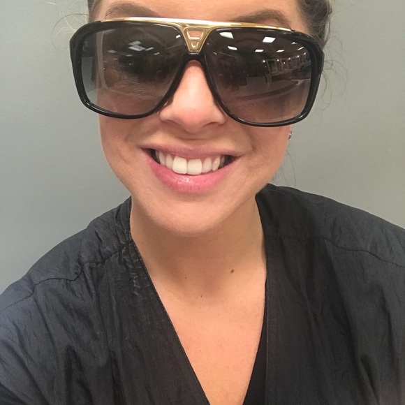 Authentic Louis Vuitton sunglasses - Picture 4 of 8