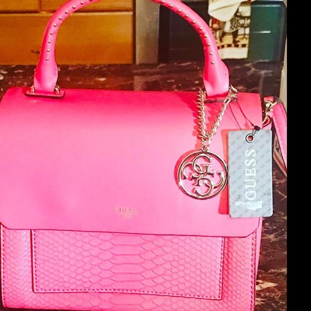 💕RARE PINK GUESS PURSE
