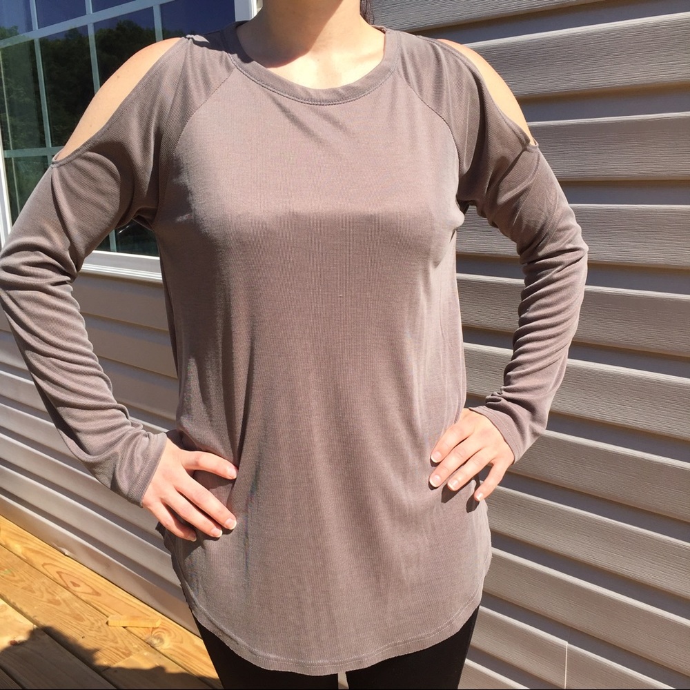 Exposed shoulder long sleeve taupe shirt SZ S