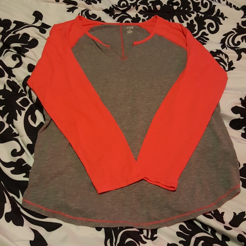 🌹a.n.a Pink and Gray long sleeve shirt🌹