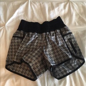 Lululemon Tracker Short 2-way Stretch