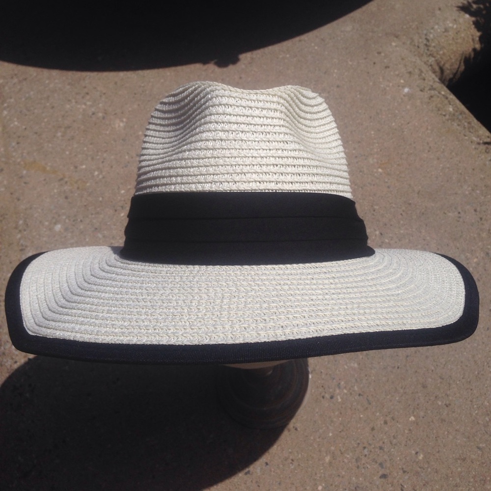 Perfect fit 3" brim packable straw floppy fedora