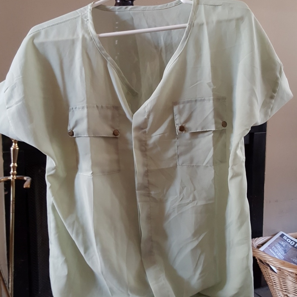 Lightweight Mint colored SUPER comfy blouse