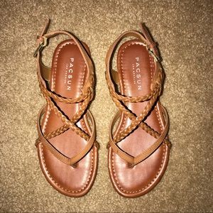 Woman sandals 🍂 size 6