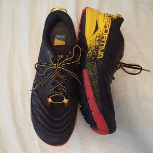 Mens running shoes