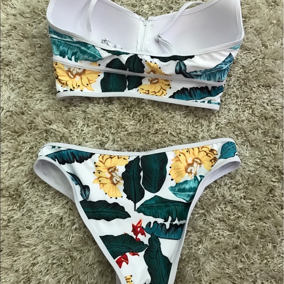 NWOT Floral bikini - Picture 3 of 4