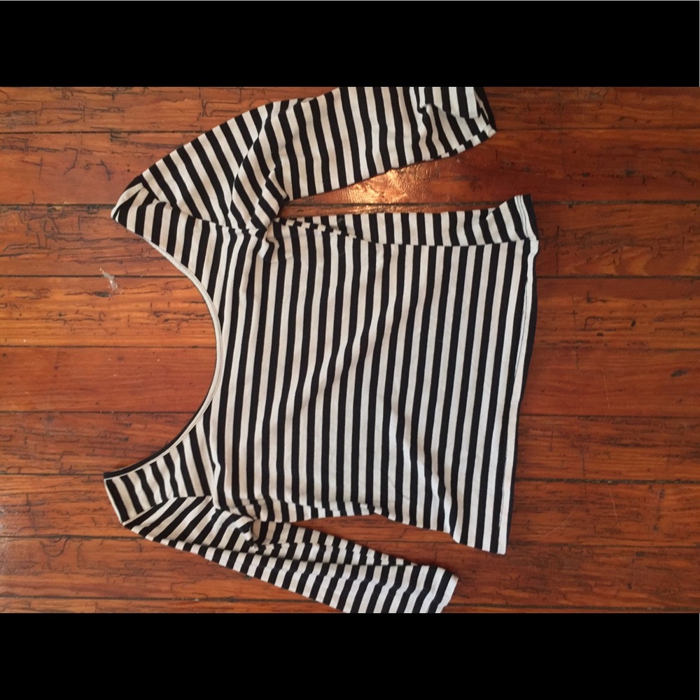 Black and white stripped crop top