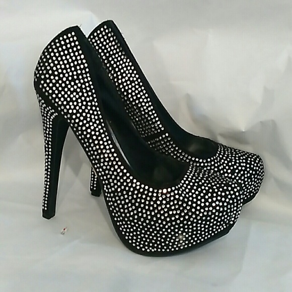 Heels - Picture 2 of 2