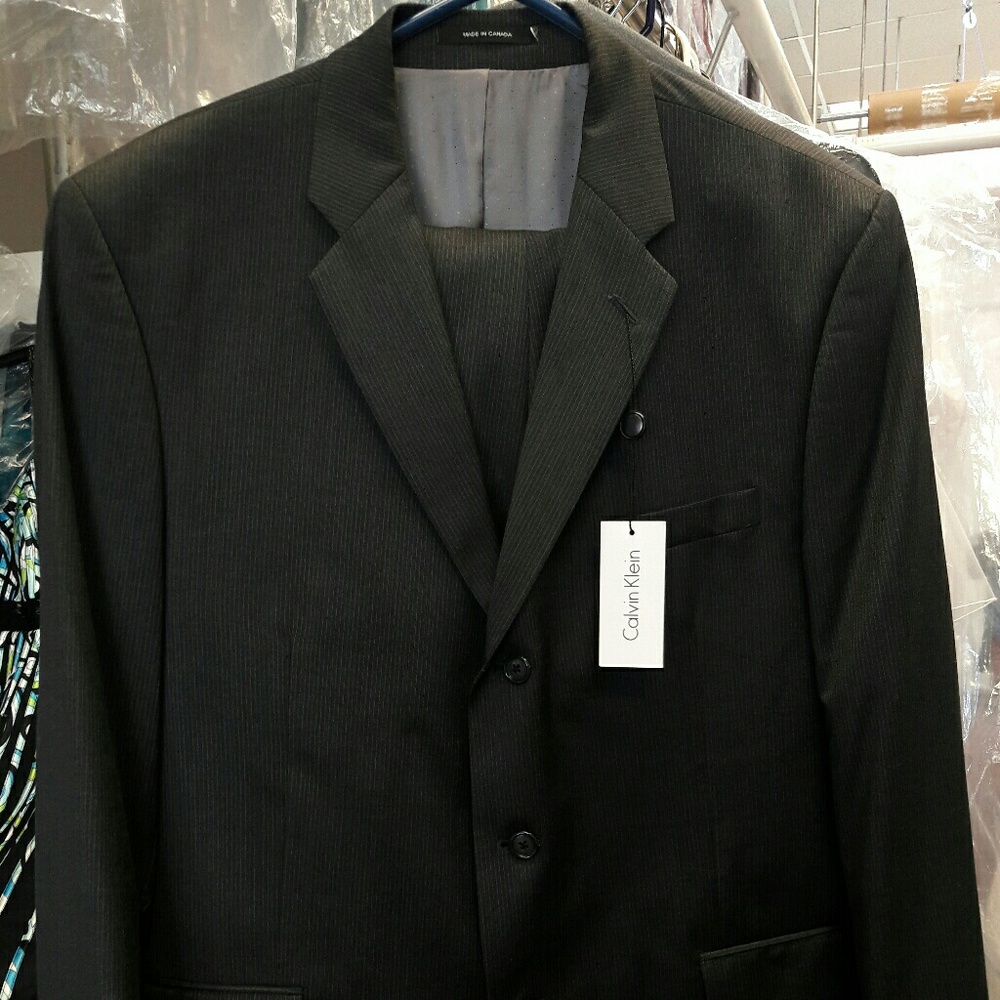 **Sold**&&&&&Calvin Klein Gray 2 piece suit