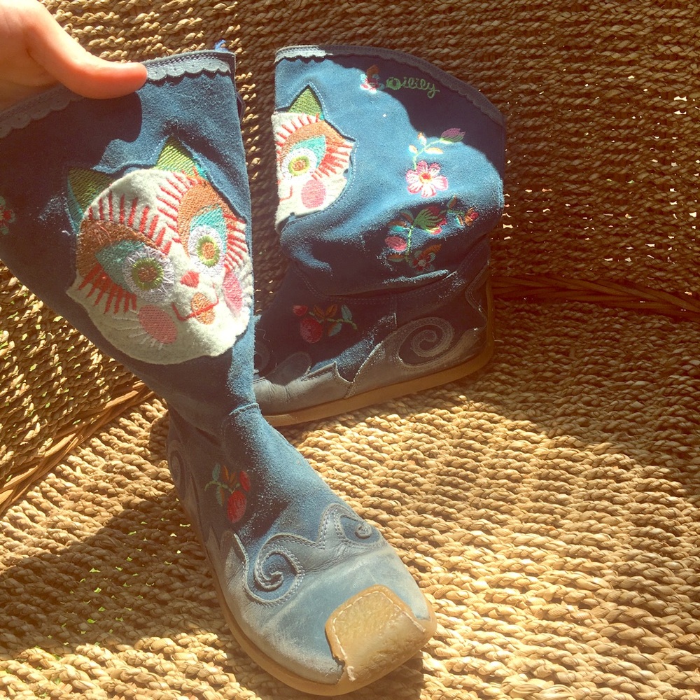 Cutest boots I've ever seen