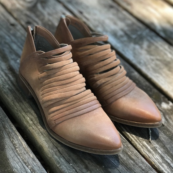 🌙🔮SOLD🔮🌙Free People Lost Valley Ankle Boot - Picture 6 of 8