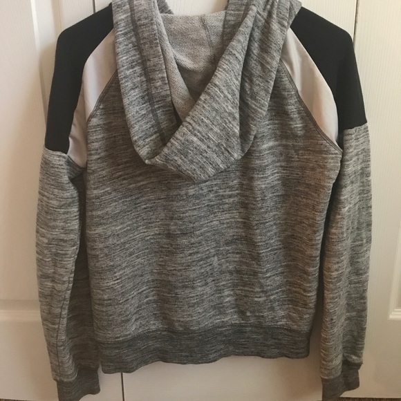 Pink full-zip hoodie - Picture 2 of 3