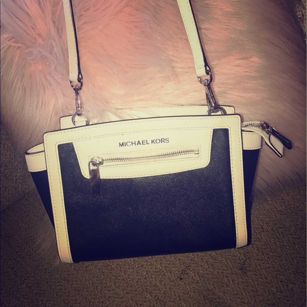 Michael KORS Crossbody black white purse handbag
