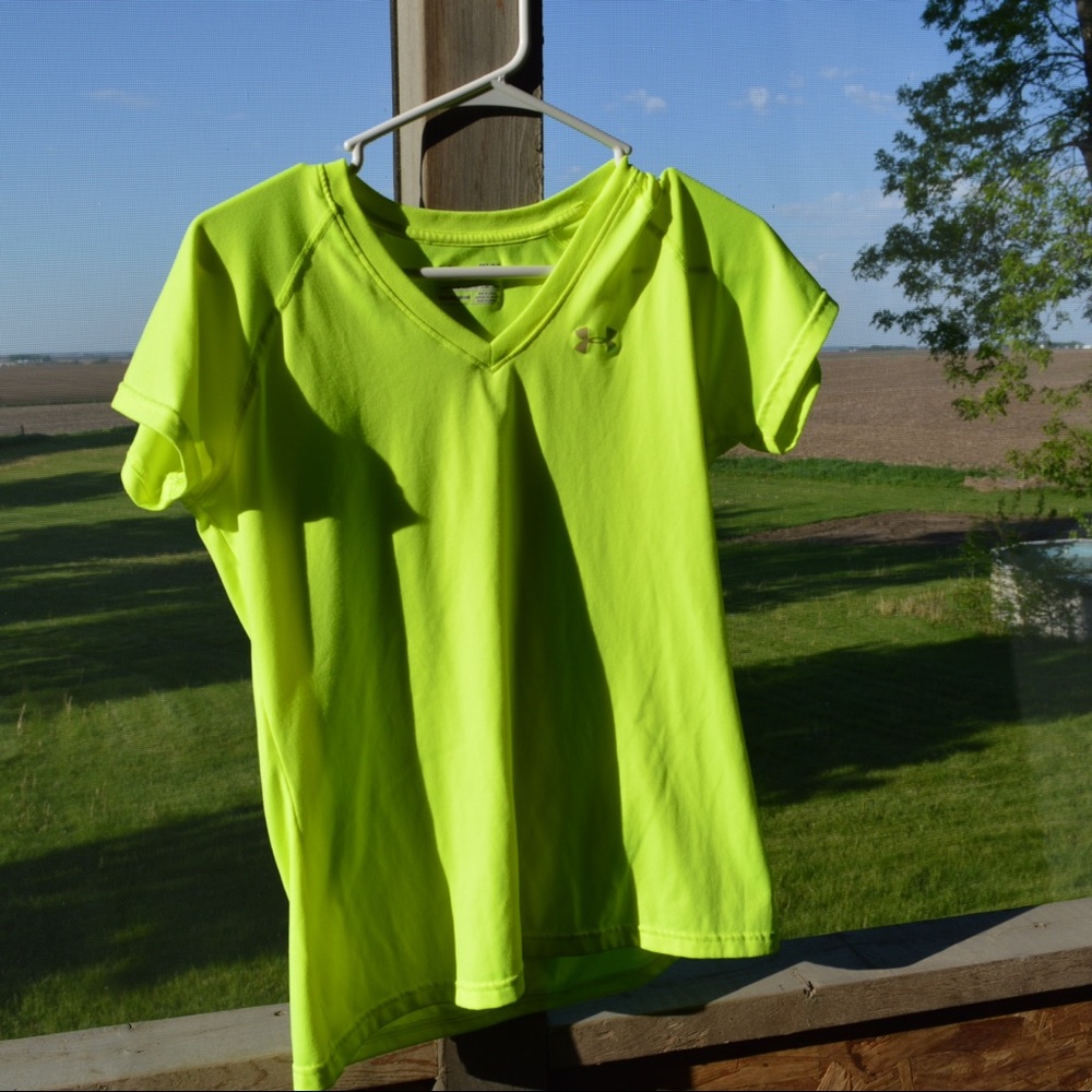 Neon dry v-neck tee